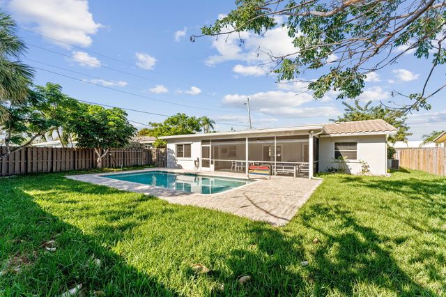 428 SE 2nd Street, Deerfield Beach, FL 33441