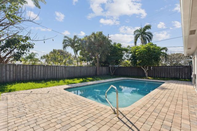 428 SE 2nd Street, Deerfield Beach, FL 33441