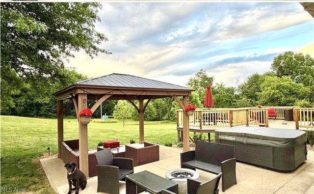 41 W Nimisila Road, New Franklin, OH 44319