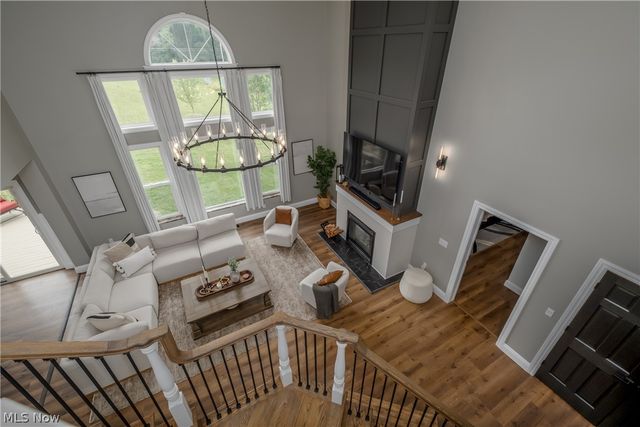 41 W Nimisila Road, New Franklin, OH 44319