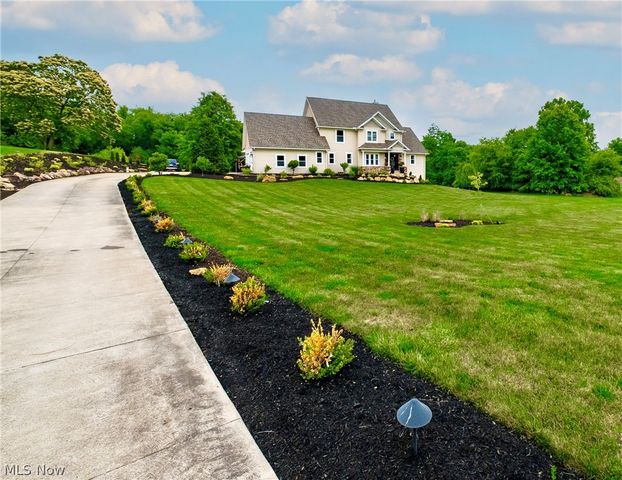 41 W Nimisila Road, New Franklin, OH 44319