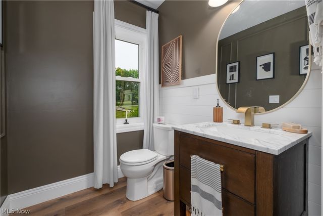 41 W Nimisila Road, New Franklin, OH 44319