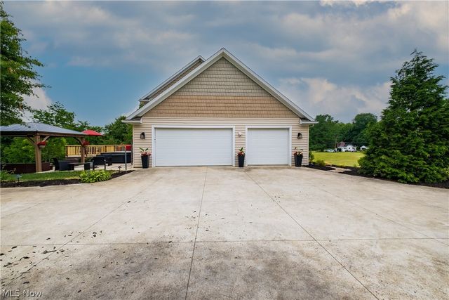 41 W Nimisila Road, New Franklin, OH 44319