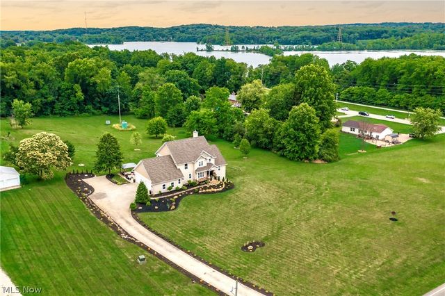 41 W Nimisila Road, New Franklin, OH 44319