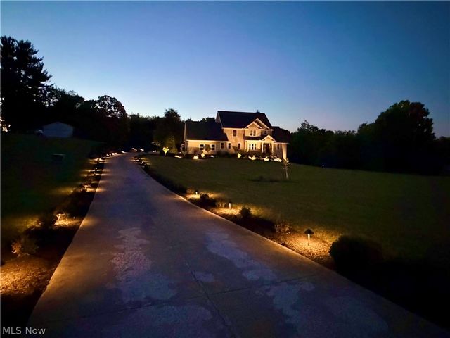 41 W Nimisila Road, New Franklin, OH 44319