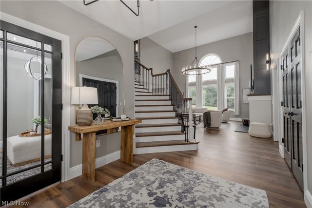 41 W Nimisila Road, New Franklin, OH 44319