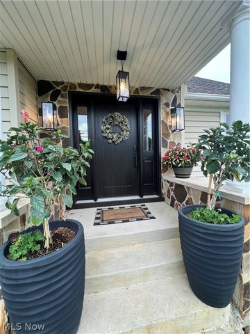 41 W Nimisila Road, New Franklin, OH 44319