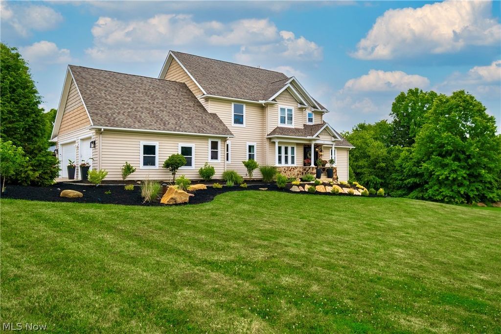41 W Nimisila Road, New Franklin, OH 44319