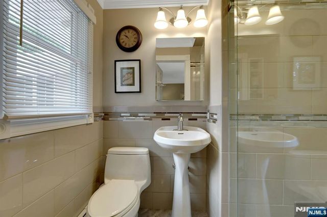 33 Hurlbut Street, Westwood, NJ 07675