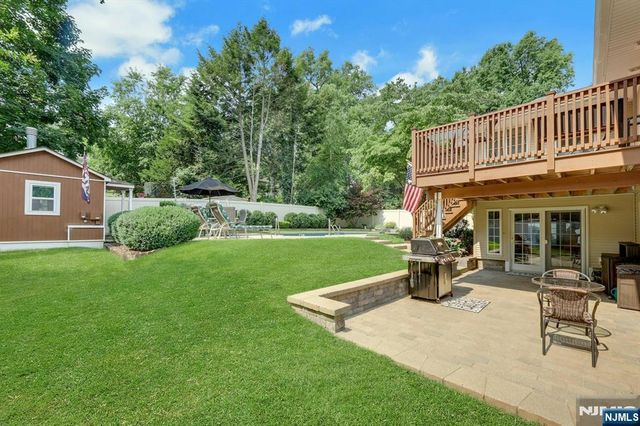 33 Hurlbut Street, Westwood, NJ 07675