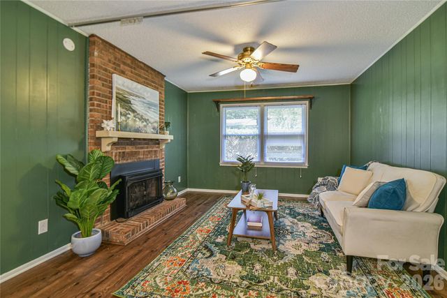 115 Wicklow Drive, Asheville, NC 28806