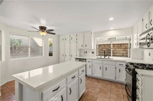 19717 Azure Field, Newhall, CA 91321