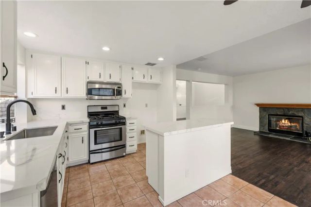 19717 Azure Field, Newhall, CA 91321