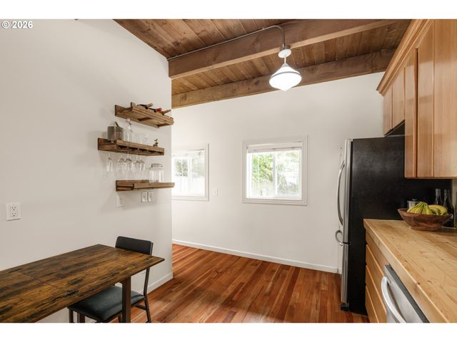 2716 Se ROSWELL St, Milwaukie, OR 97222