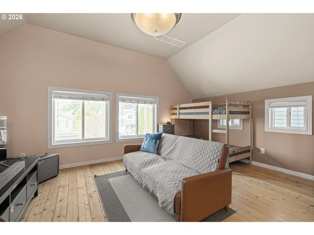 2716 Se ROSWELL St, Milwaukie, OR 97222