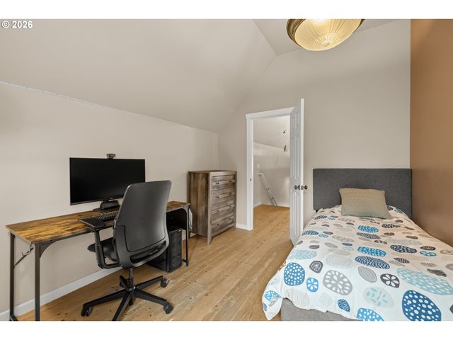 2716 Se ROSWELL St, Milwaukie, OR 97222