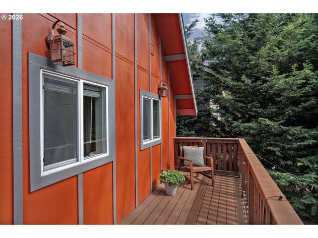 2716 Se ROSWELL St, Milwaukie, OR 97222