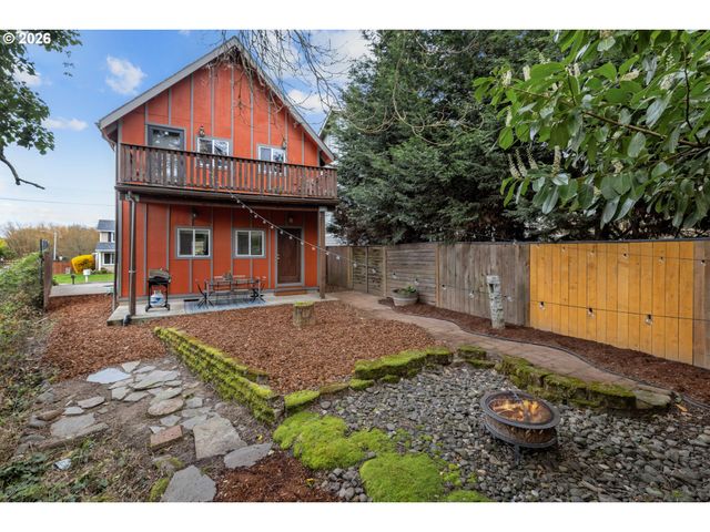 2716 Se ROSWELL St, Milwaukie, OR 97222