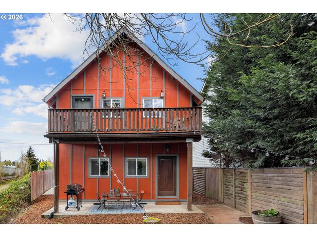 2716 Se ROSWELL St, Milwaukie, OR 97222