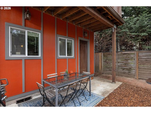 2716 Se ROSWELL St, Milwaukie, OR 97222