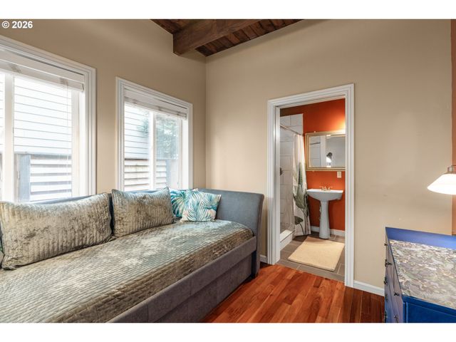 2716 Se ROSWELL St, Milwaukie, OR 97222