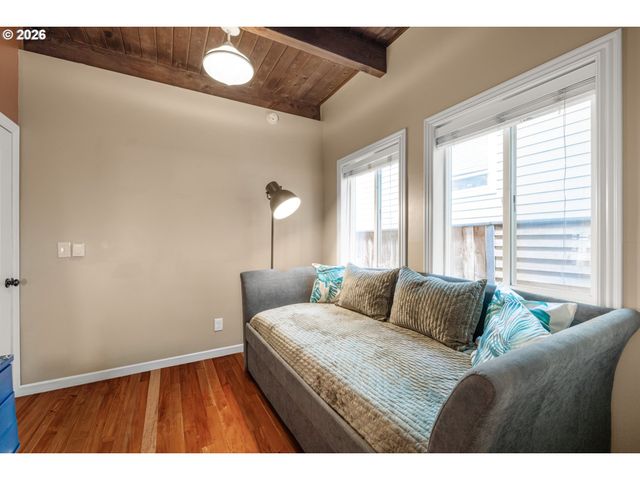 2716 Se ROSWELL St, Milwaukie, OR 97222