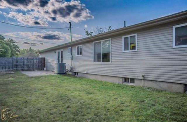 6453 Meadowwood Lane, Grand Blanc Twp, MI 48439