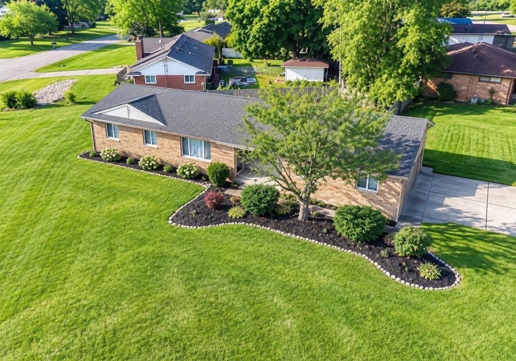 6453 Meadowwood Lane, Grand Blanc Twp, MI 48439