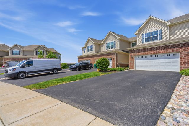 15104 W Quincy Circle, Manhattan, IL 60442