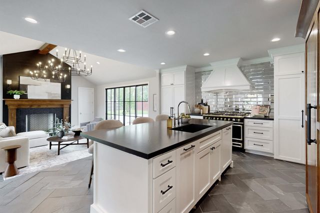 308 Pershing Ave, College Station, TX 77840