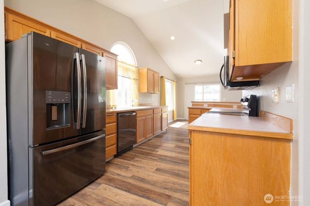 16520 10th Avenue Ct E, Spanaway, WA 98387