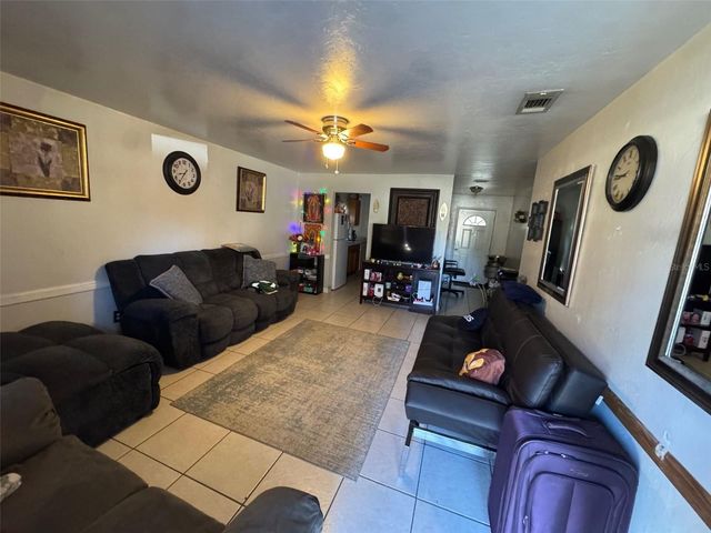 6025 SW 11TH PLACE, Gainesville, FL 32607