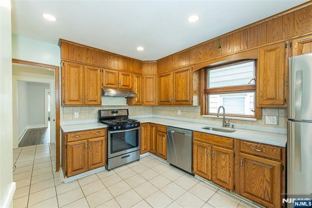 10 Walnut Parkway, Montclair, NJ 07042