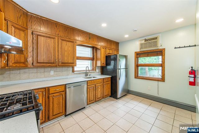 10 Walnut Parkway, Montclair, NJ 07042