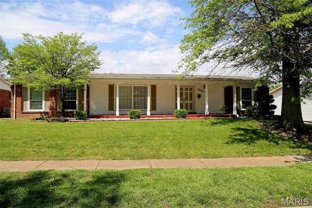 3835 Greengrass Drive, Florissant, MO 63033