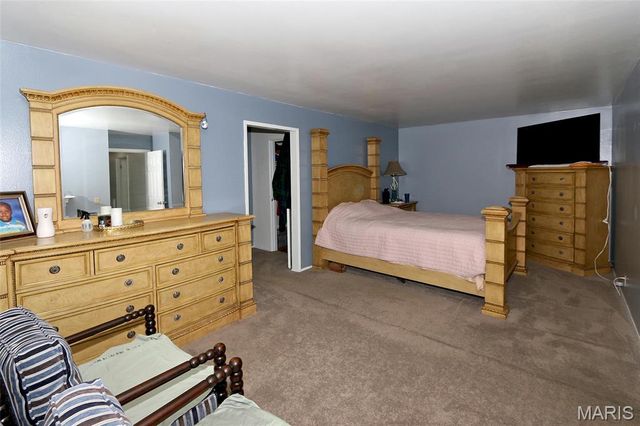 3835 Greengrass Drive, Florissant, MO 63033