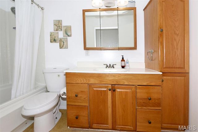 3835 Greengrass Drive, Florissant, MO 63033