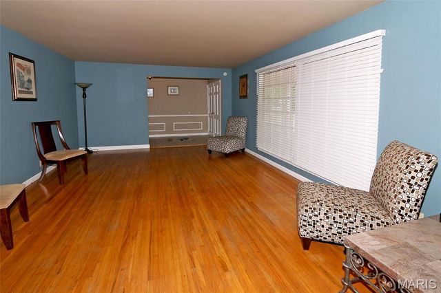 3835 Greengrass Drive, Florissant, MO 63033