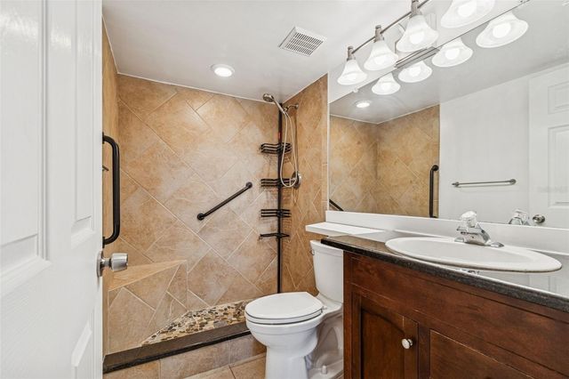 1882 PINE RIDGE WAY W E1, Palm Harbor, FL 34684