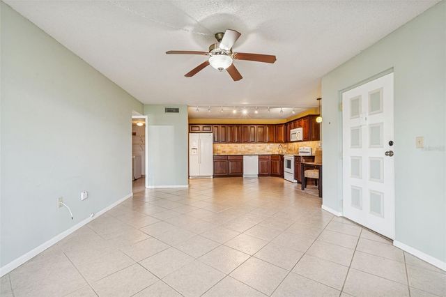 1882 PINE RIDGE WAY W E1, Palm Harbor, FL 34684