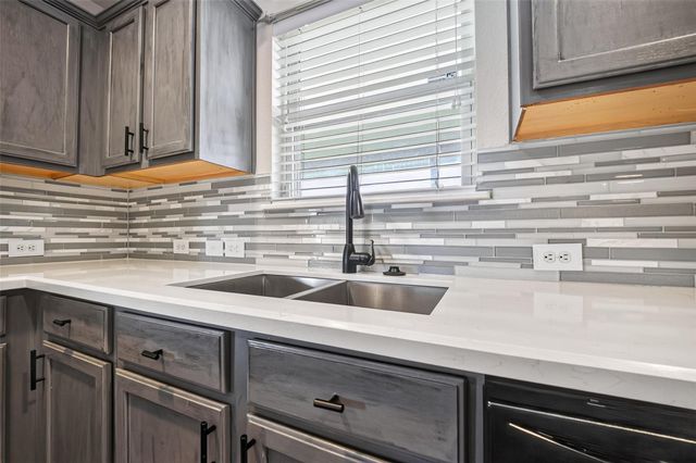 13034 Fenland Field Lane, Houston, TX 77047