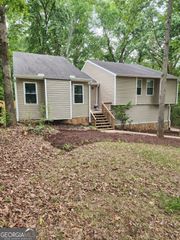 6739 Valley Court, Douglasville, GA 30135