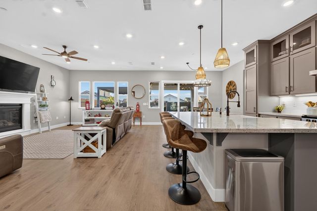 3205 Chickadee Ct, Rocklin, CA 95765