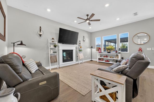 3205 Chickadee Ct, Rocklin, CA 95765