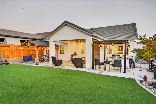 3205 Chickadee Ct, Rocklin, CA 95765