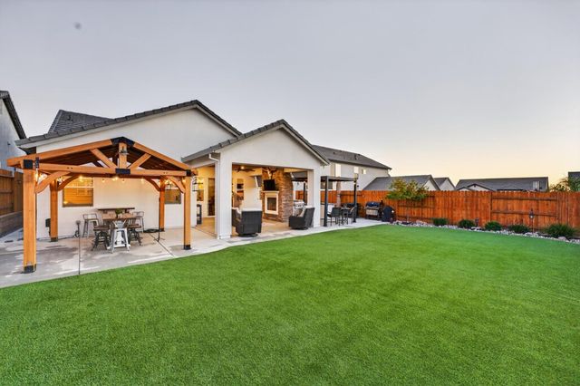3205 Chickadee Ct, Rocklin, CA 95765