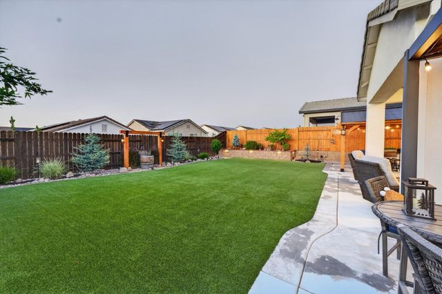 3205 Chickadee Ct, Rocklin, CA 95765