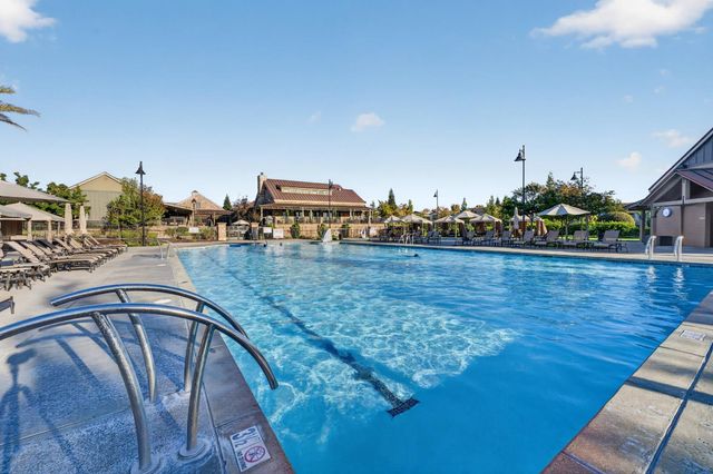3205 Chickadee Ct, Rocklin, CA 95765