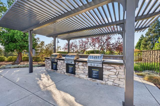 3205 Chickadee Ct, Rocklin, CA 95765