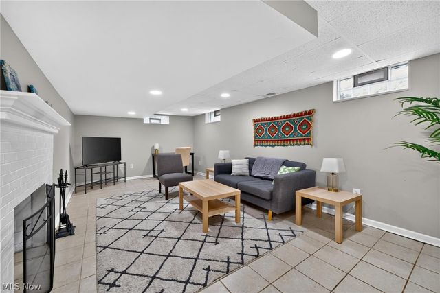 444 Hampshire Road, Akron, OH 44313